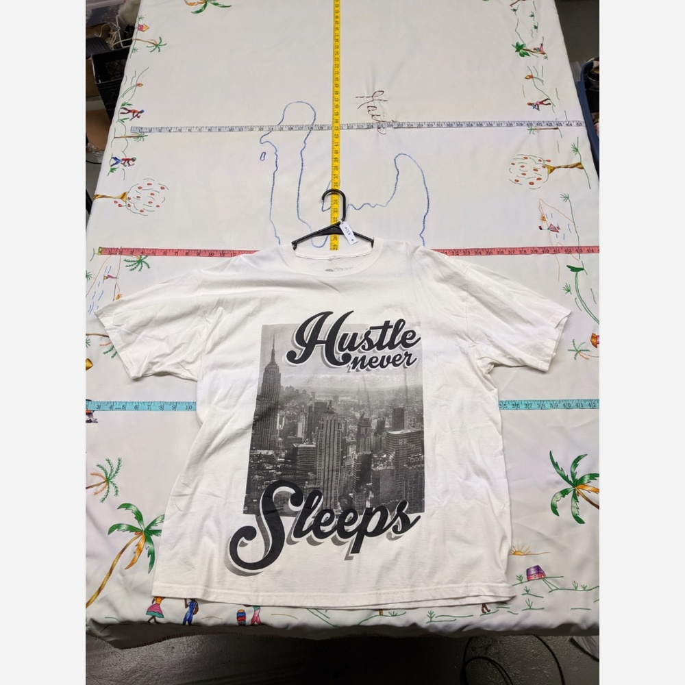 Men's XXL Vintage 2Monkeys "Hustle Never Sleeps" T